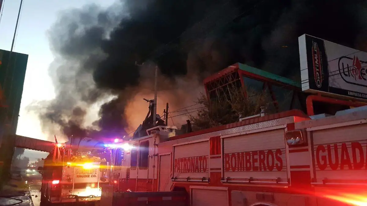 Incendio en empresa de aceites en San Nicolás, Nuevo León