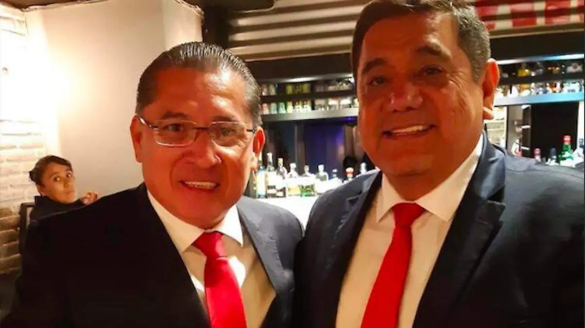 Disparan a juez encargado del caso Ayotzinapa mientras viajaba con su hijo en Morelos