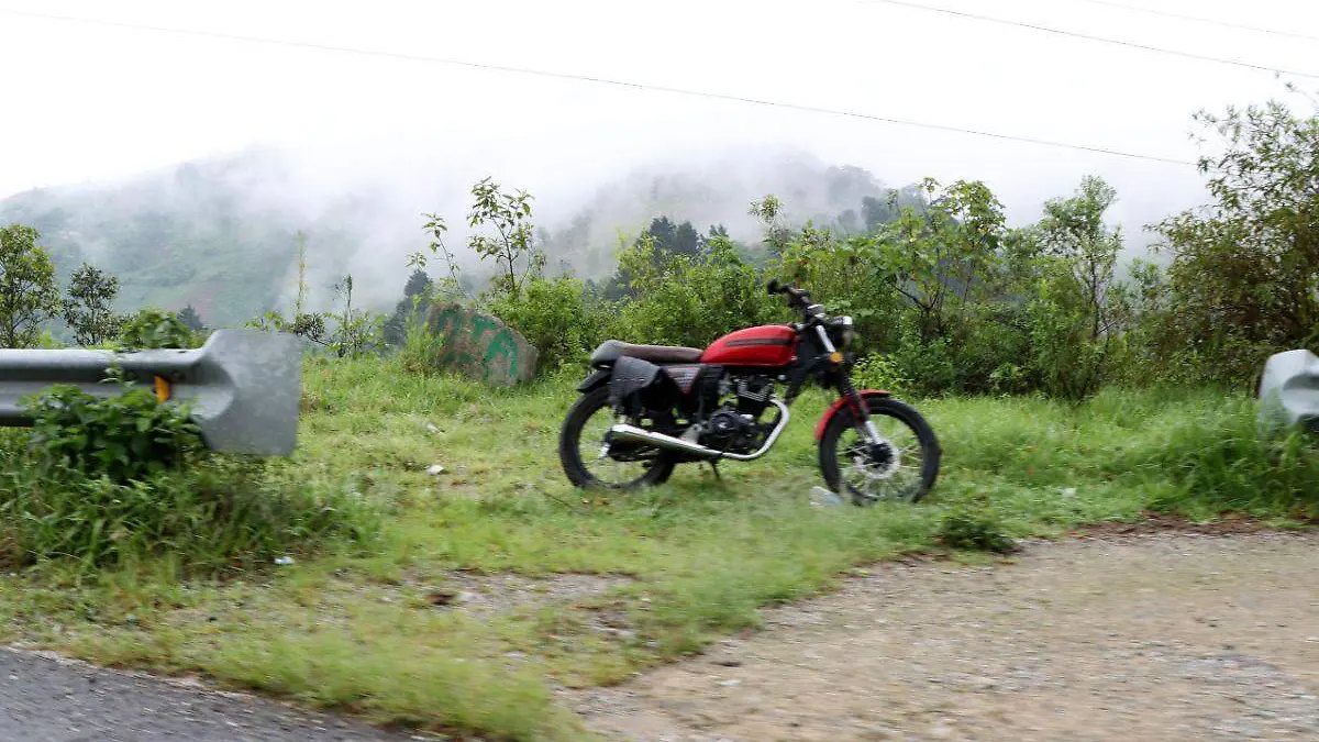 Halcones de grupos criminales vigilan las carreteras de Chiapas