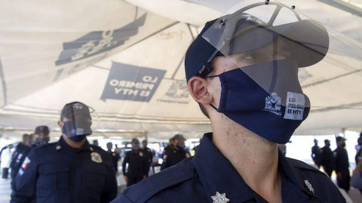 Dan de baja a policías de Monterrey que no aprobaron pruebas de confianza