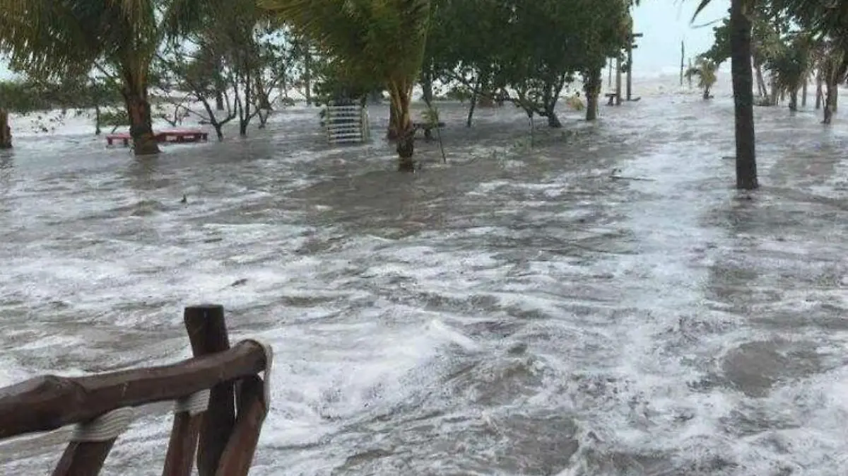 holbox inundacion TWITTER @grpacosta