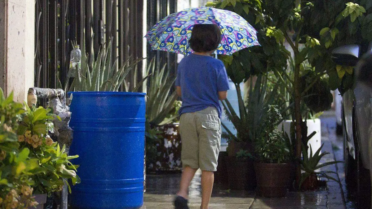 NL suspende clases en educación básica por fuertes lluvias