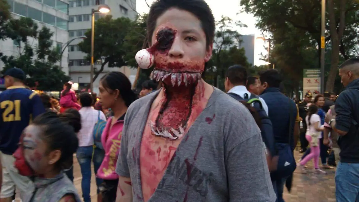 ELIZABETH DORANTES - EL SOL DE MEXICO zombies marcha (2)