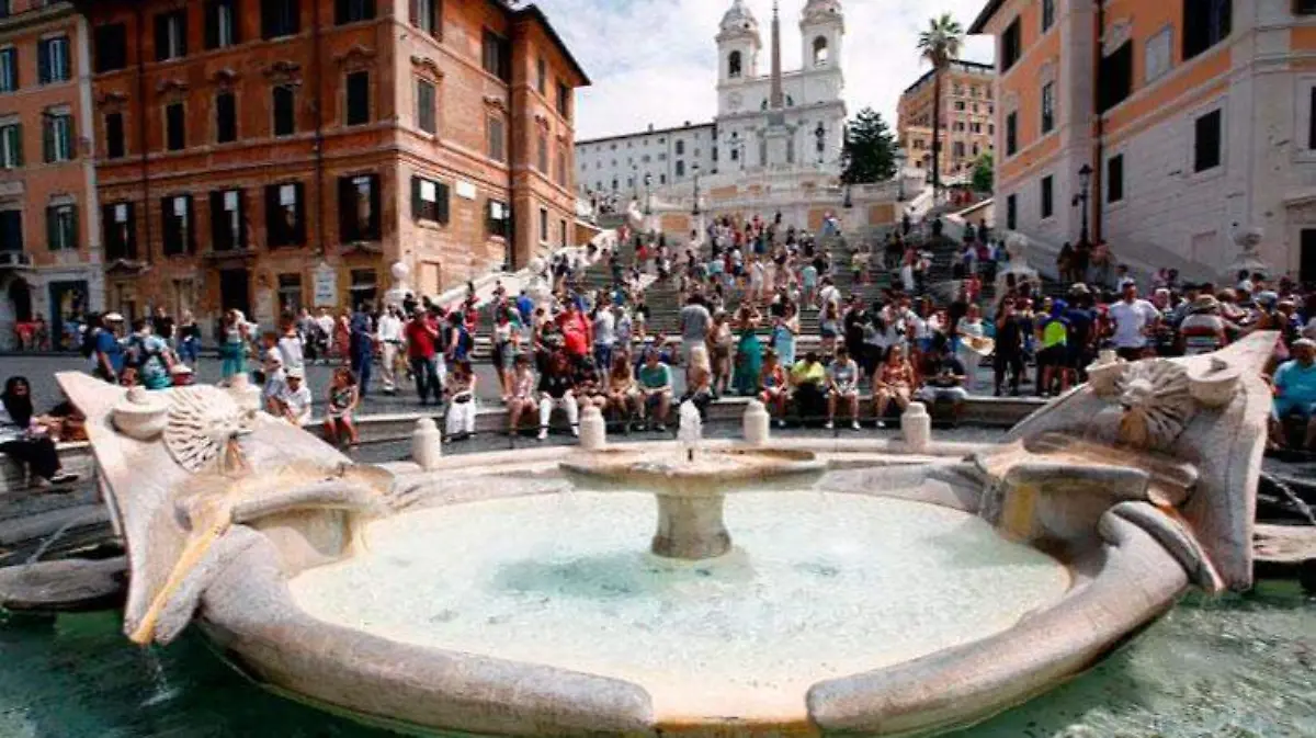 turistas_roma_Plaza-escaleras2