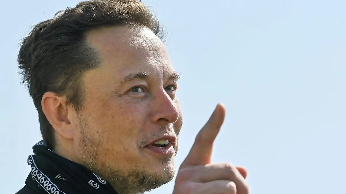 2021-09-08T183523Z_179691065_RC2ULP9G8OWP_RTRMADP_3_AMAZON-SPACEX