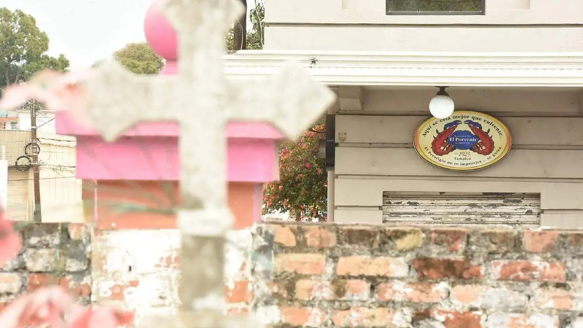 Cantina de Tampico 3