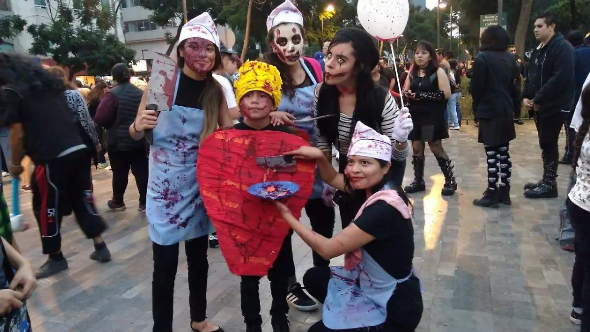 ELIZABETH DORANTES - EL SOL DE MEXICO zombies marcha (4)