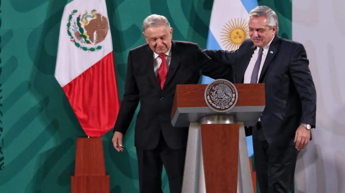 Fernandez-amlo-confe-rob