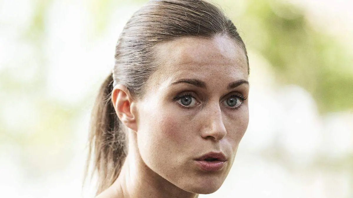 Sanna Marin, primera ministra de Finlandia, enfrenta crítica por foto topless