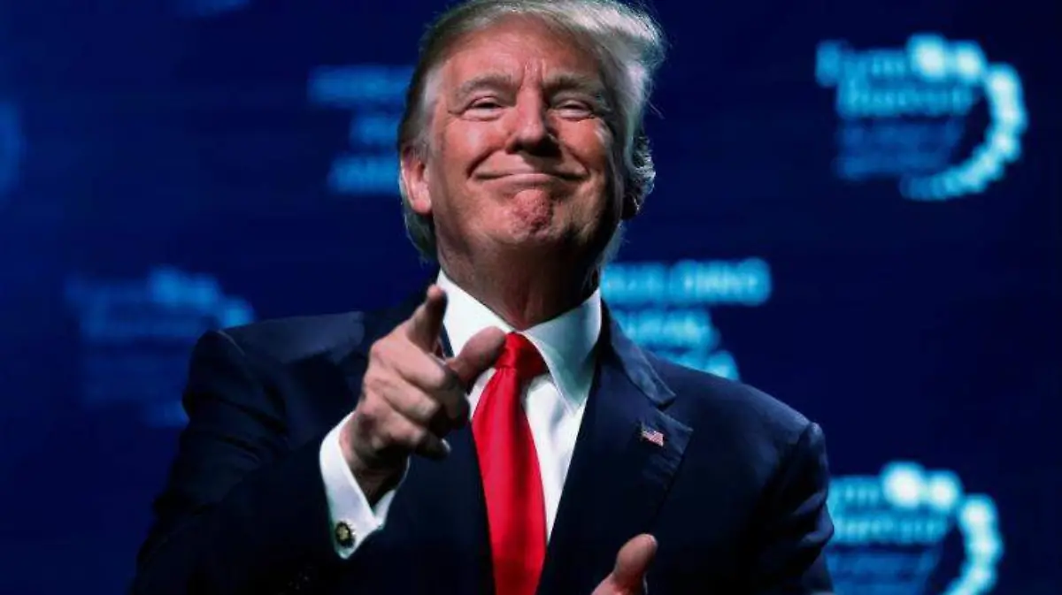 2018-01-08T221809Z_998429318_RC1BC4F09B80_RTRMADP_3_USA-TRUMP