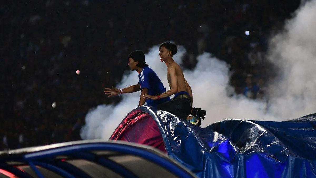 Portero del Arema de Indonesia narra como vivieron la tragedia Se morían delante de nosotros