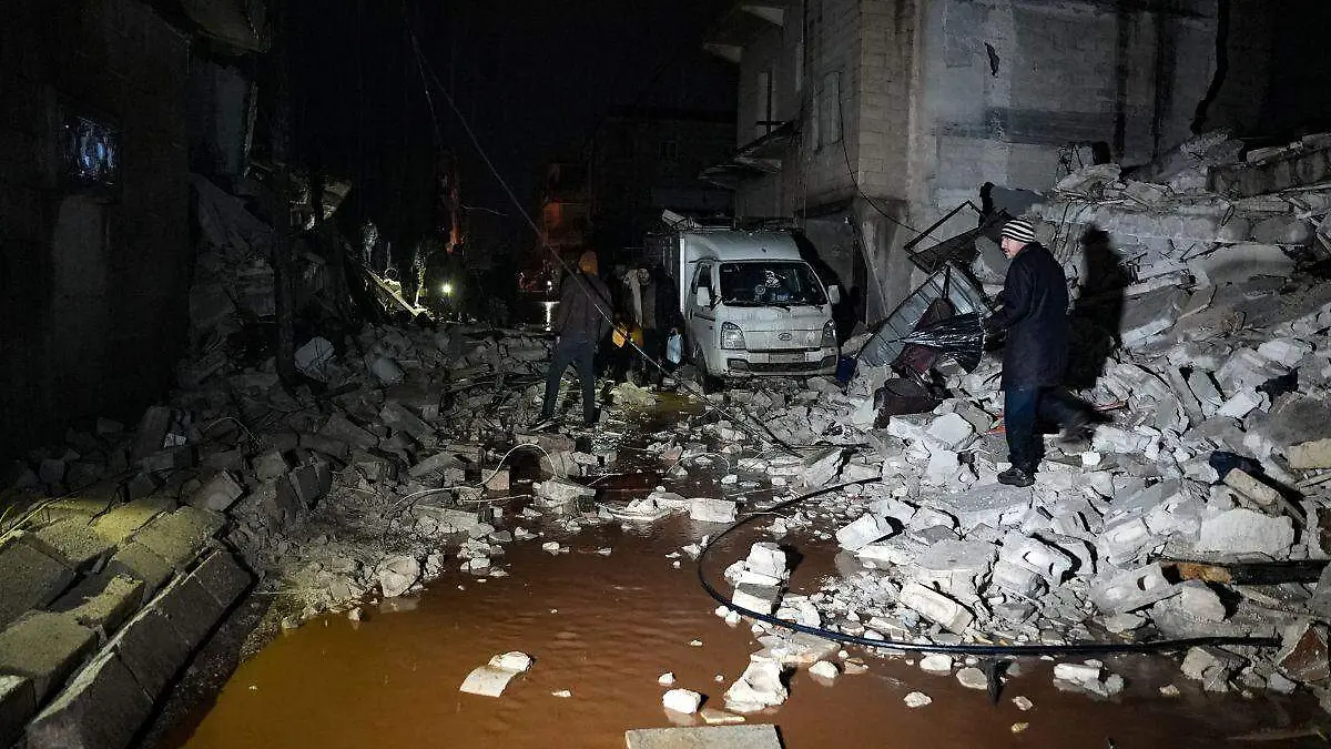Sismo con epicentro en Turquía deja decenas de muertos en Siria