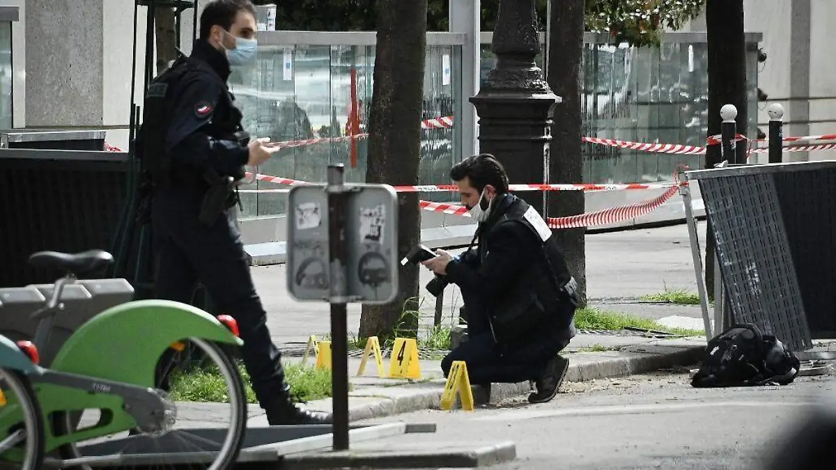 tiroteo en paris deja un muerto y una lesionada