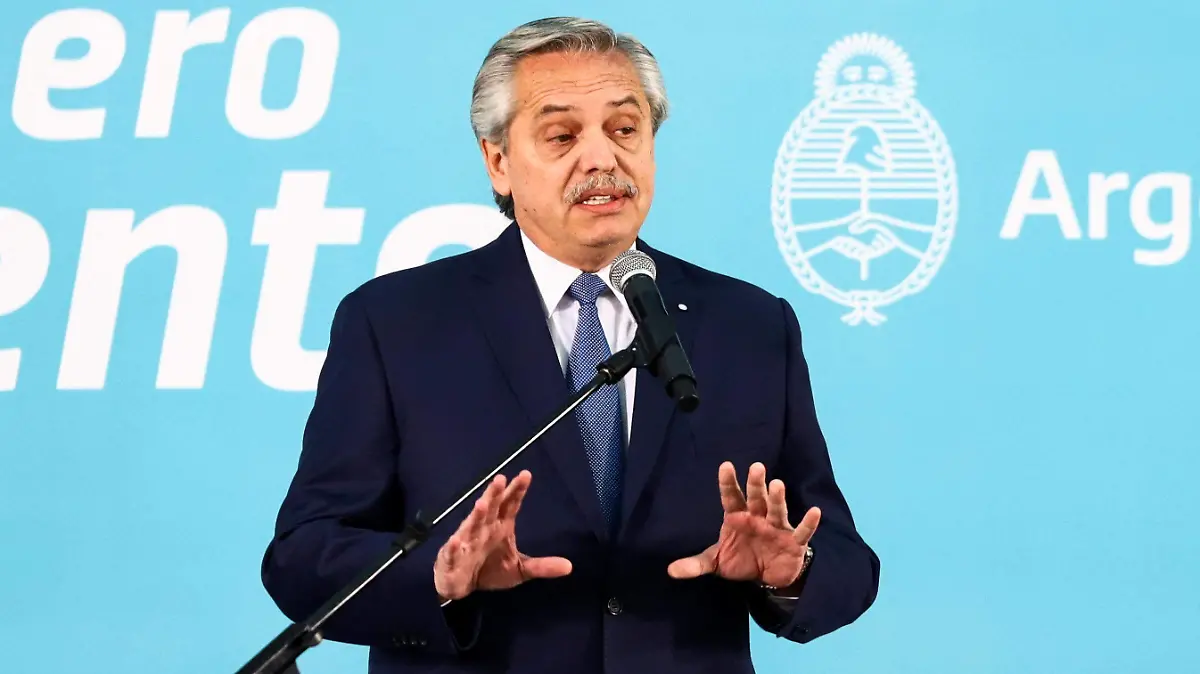 2022-08-03T211136Z_1521373734_RC25PV9EZJVY_RTRMADP_3_ARGENTINA-ECONOMY