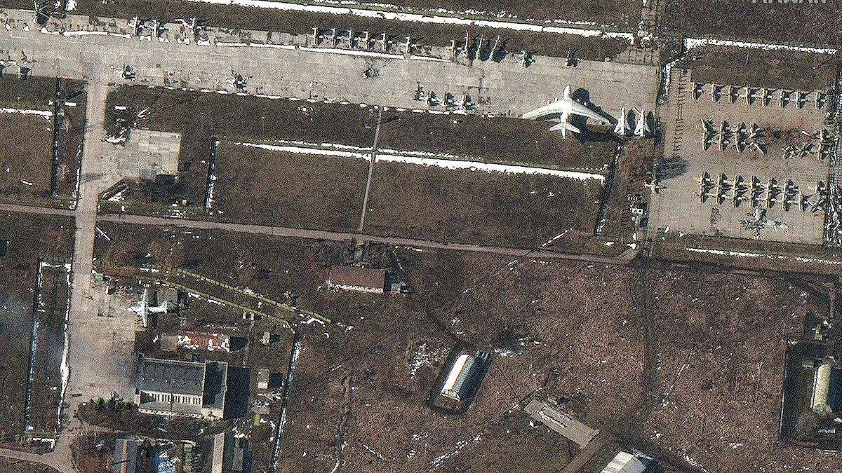 Ucrania recupera aeropuerto cercano a Kiev
