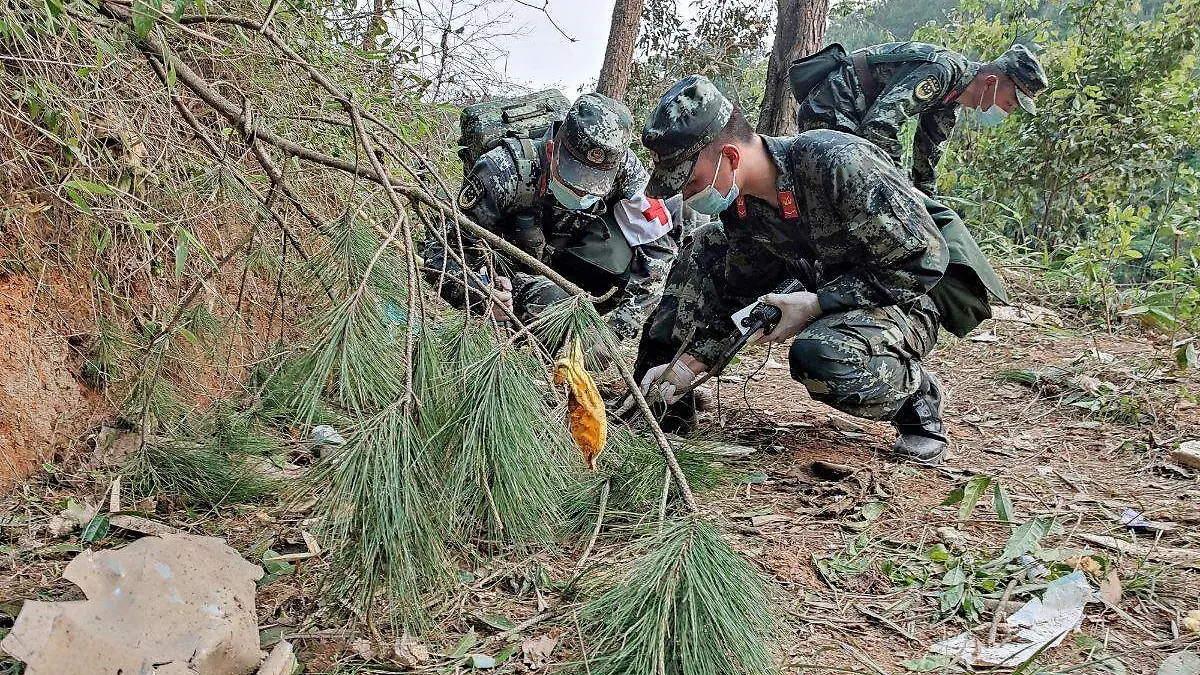 Declaran muertos a todos los ocupantes del avión que se estrelló en China