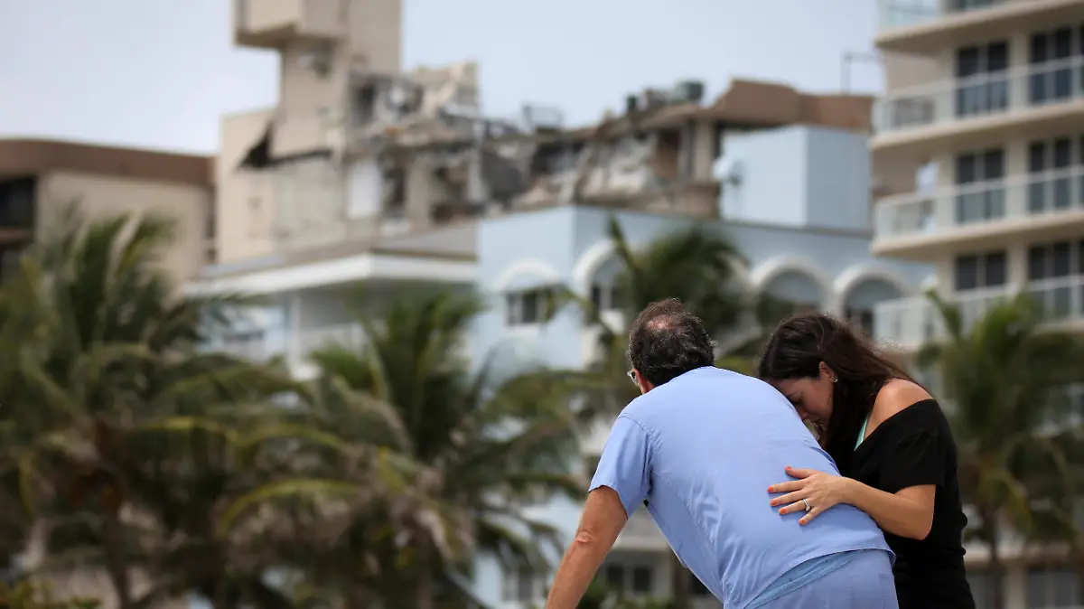 Colapso parcial de edificio residencial en Surfside 
