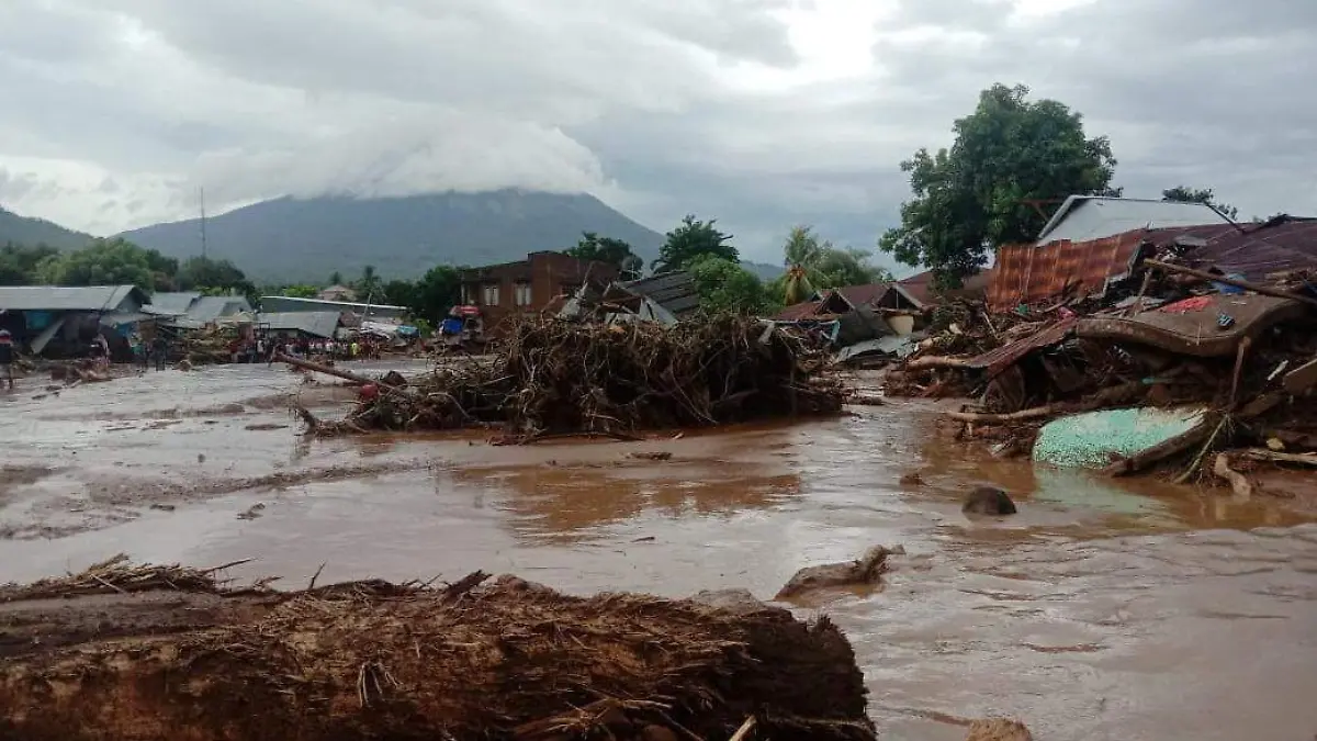 Aumenta número de muertos por inundaciones en Indonesia