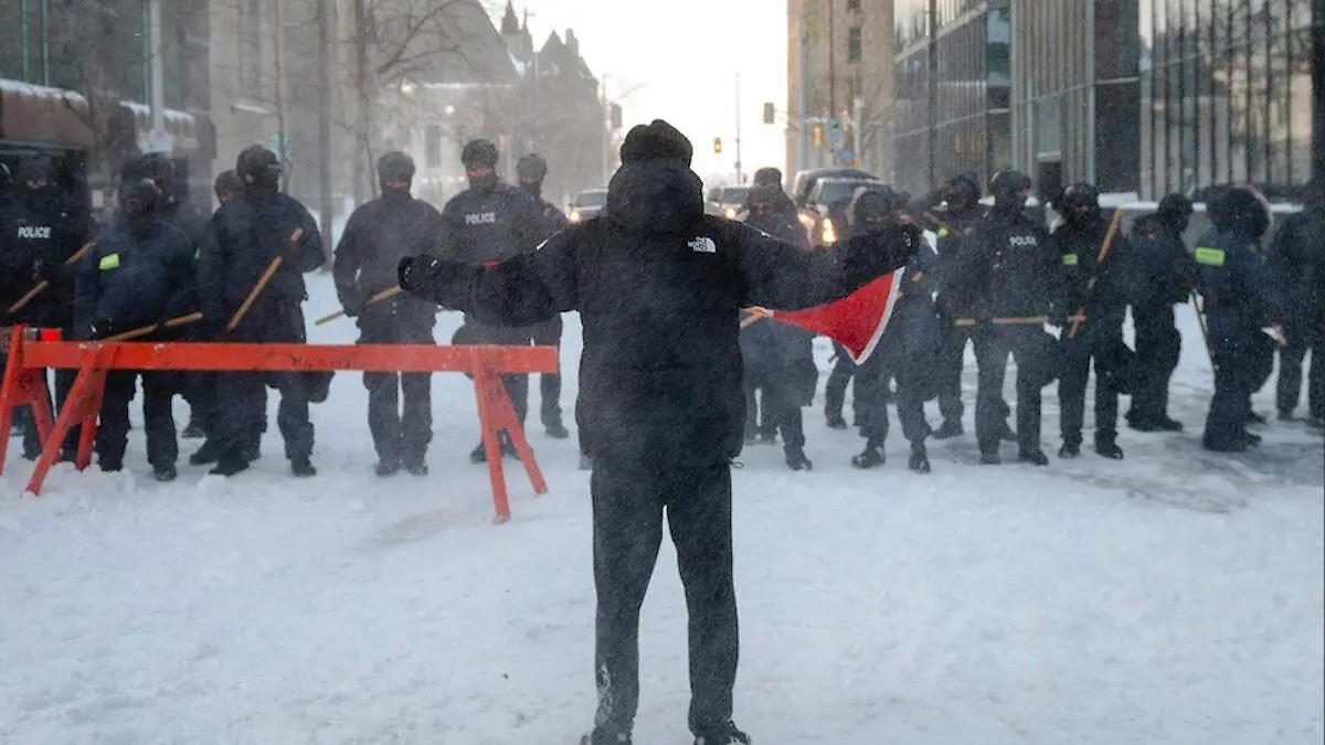 Canadá sube la intensidad de los operativos para liberar las calles de bloqueos