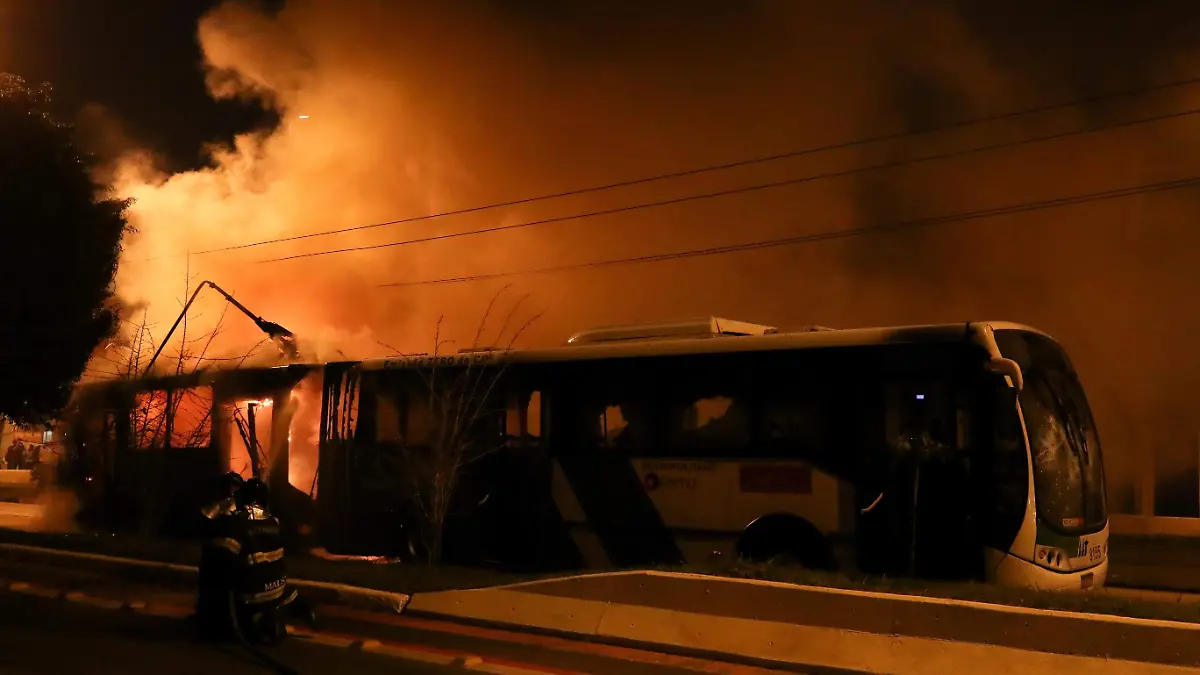 sao paulo quema bus REUTERS