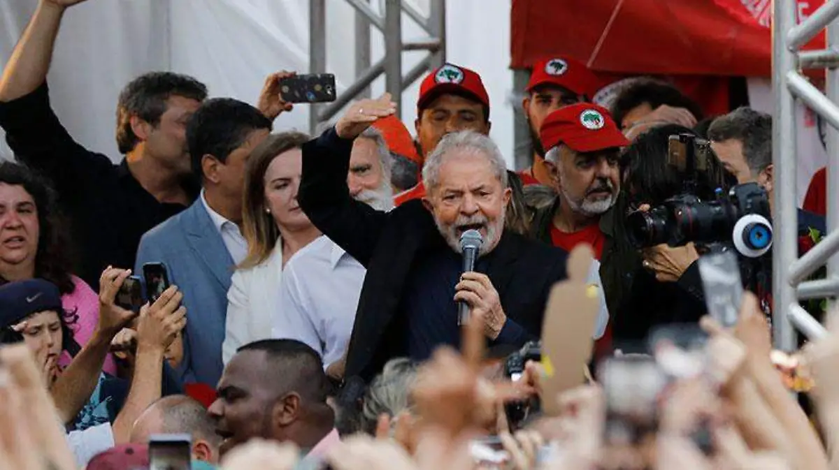 lula-da-silva_libre_carcel_2