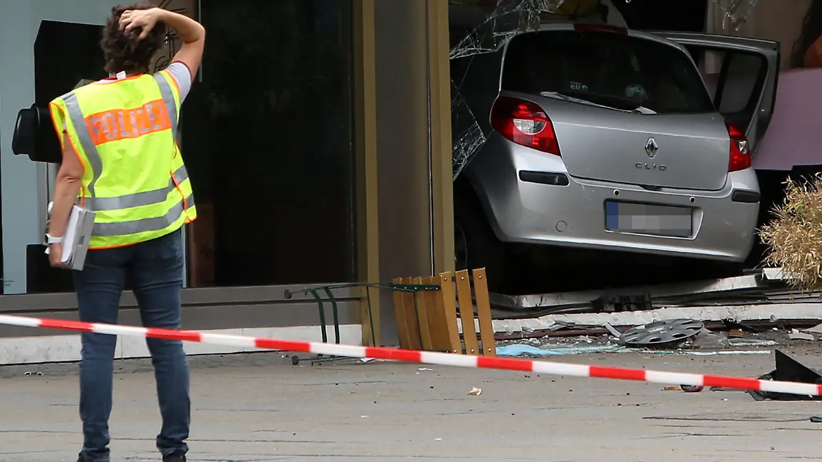 Automóvil embiste a una multitud en Berlín; hay una persona muerta y varias lesionadas