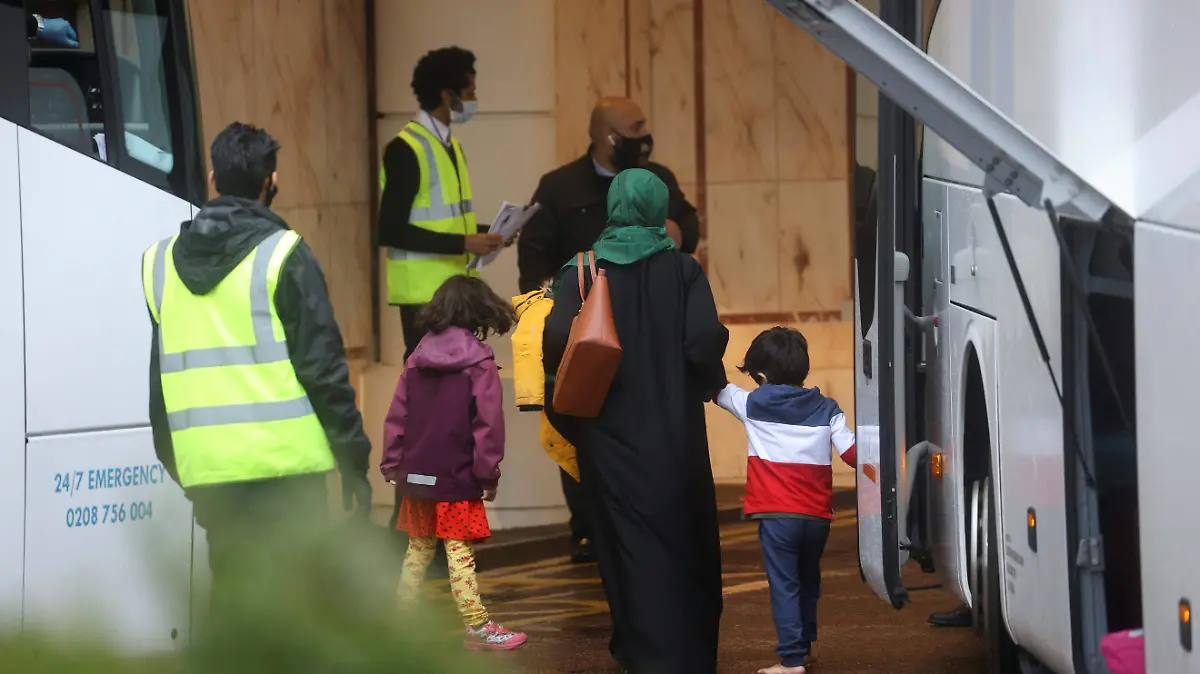 2021-02-15T093654Z_915745829_RC2XSL9PQ47D_RTRMADP_3_HEALTH-CORONAVIRUS-BRITAIN-QUARANTINE