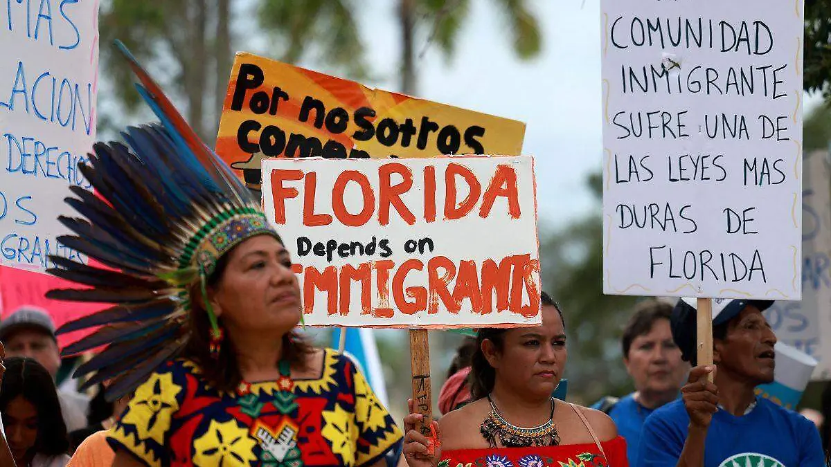 Migrantes protestan contra ley antimigrante en Florida_2