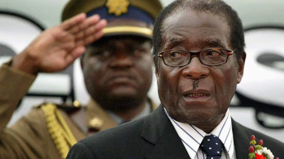 2017-11-15T131349Z_397611184_RC1A6C02FC90_RTRMADP_3_ZIMBABWE-POLITICS-MUGABE