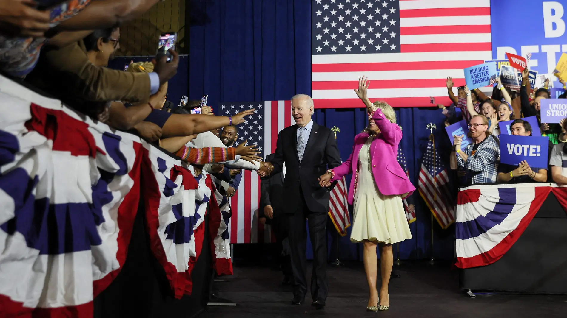 2022-11-08T001518Z_1665005336_RC28HX92E9Z8_RTRMADP_3_USA-ELECTION-BIDEN