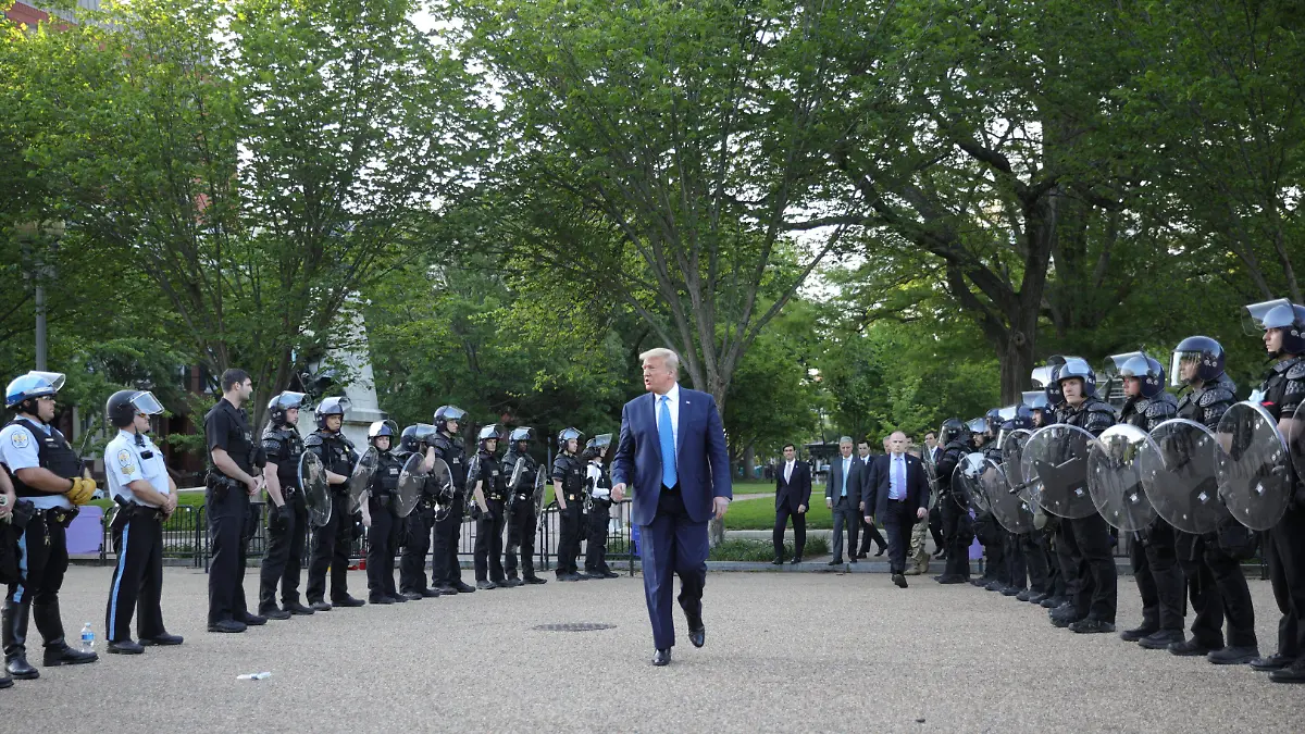 trump policia REUTERS.3
