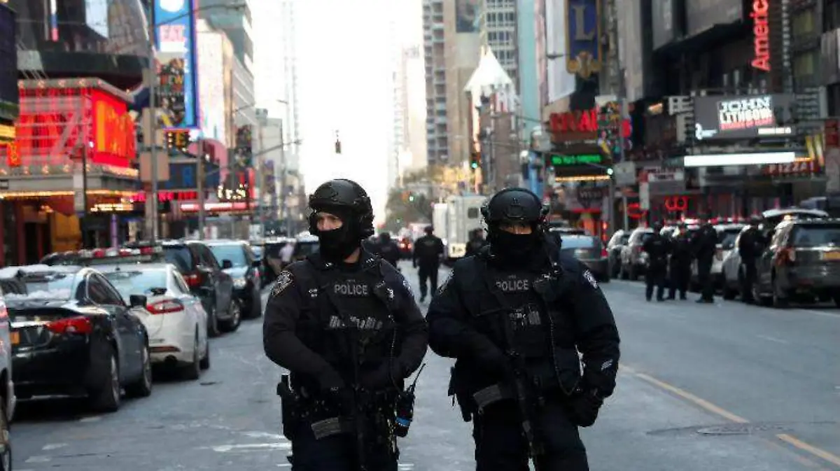 2017-12-11T152058Z_285001164_RC1CF9D9D1A0_RTRMADP_3_NEWYORK-INCIDENT