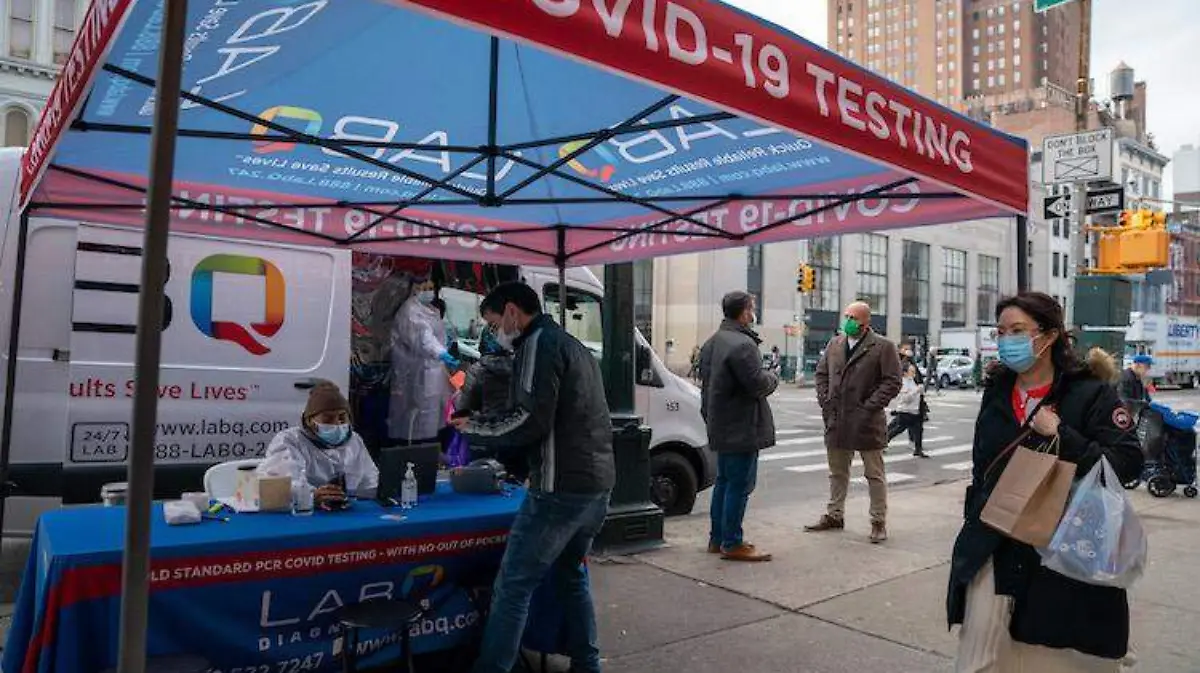Avance de Ómicron en Nueva York aviva el temor de volver al inicio de la pandemia