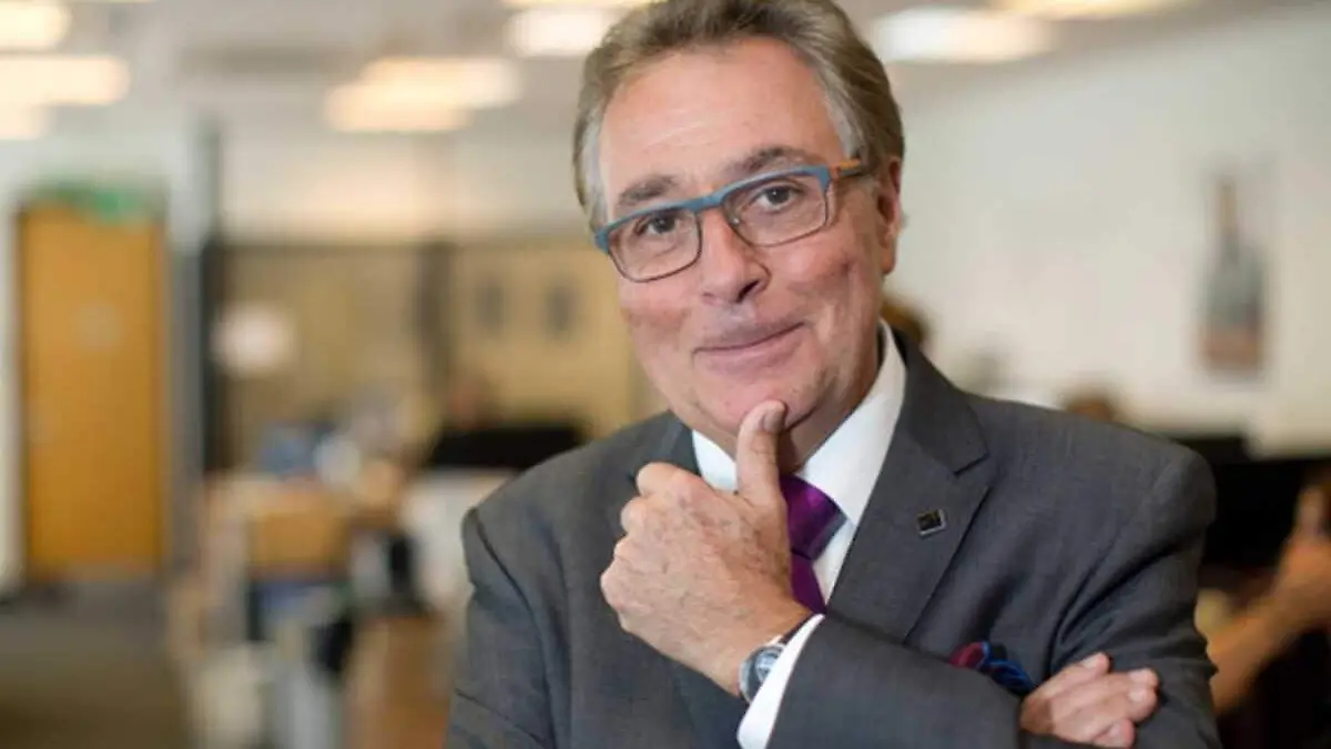 Cientifico mexicano Alejandro Madrigal