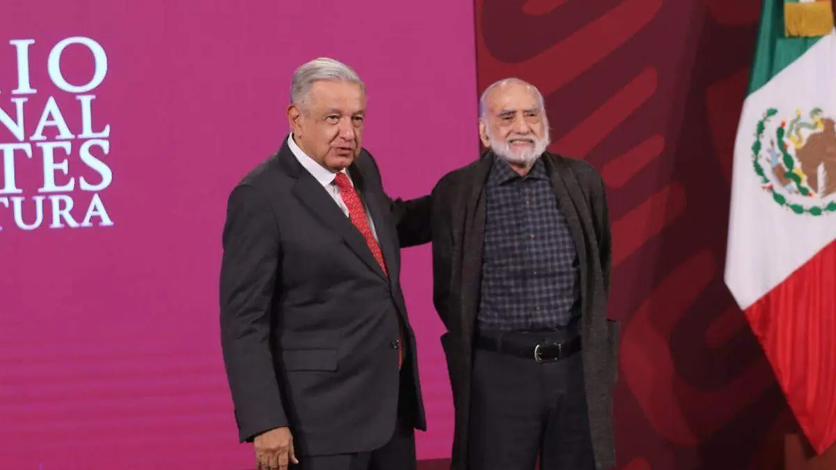 Entregan nuevamente Premios Nacionales de Arte y Literatura