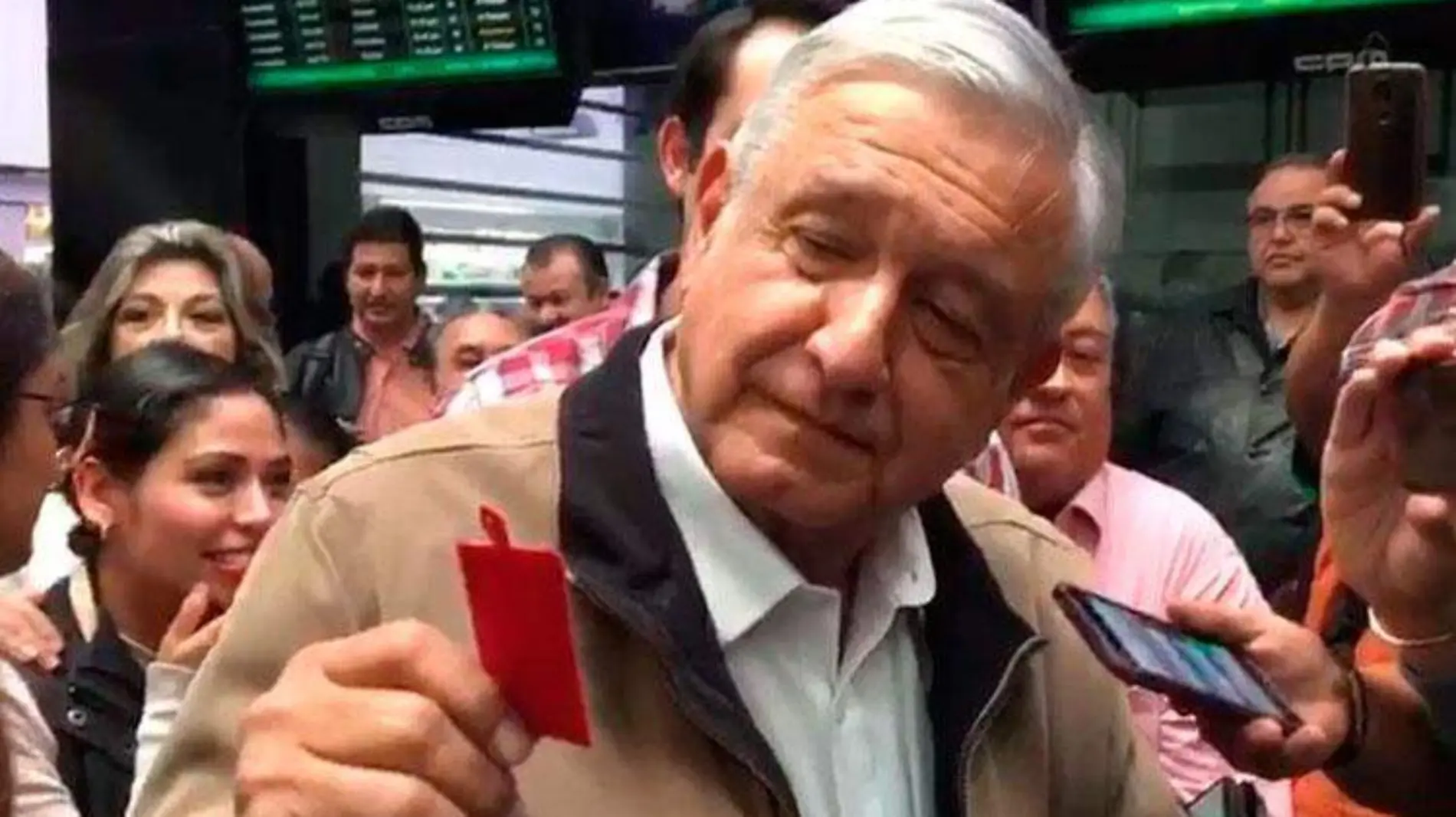 AMLO_amuletos