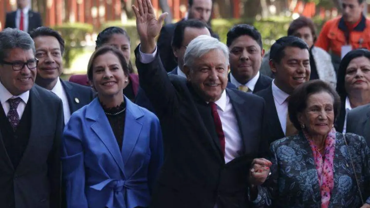 ROBERTO HERNANDEZ LEGISLADORES amlo llegada