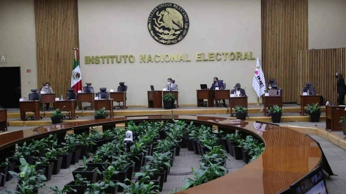INE solicita a gobernadores de Morena retirar propaganda por veda