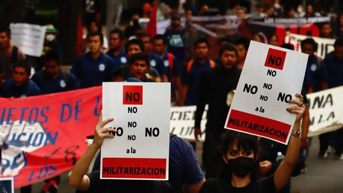 Queremos escuelas y hospitales, no militares estudiantes e indígenas