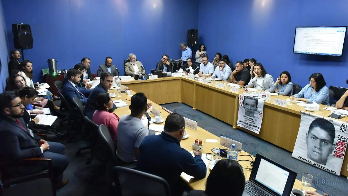 Comisión Presidencial del Caso Ayotzinapa encinas  (2)