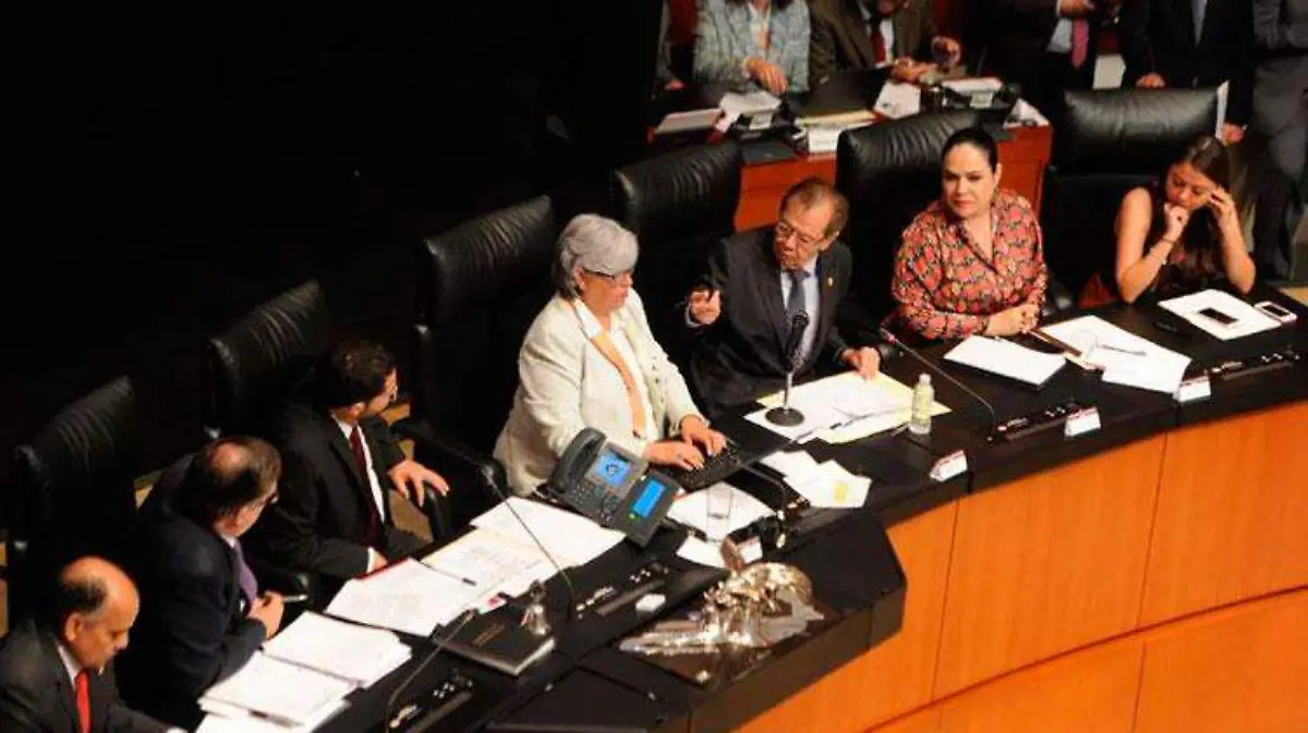 Marcelo-Ebrard_Senado_porfirio-munoz-ledo