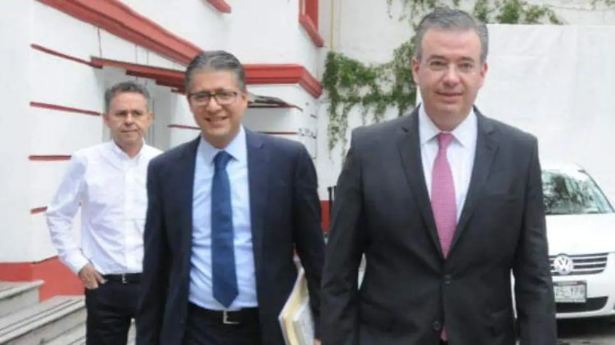 ERNESTO MUÑOZ  - EL SOL DE MEXICO gob banxico