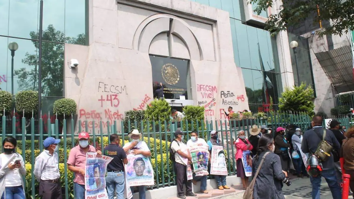 43 normalistas protesta