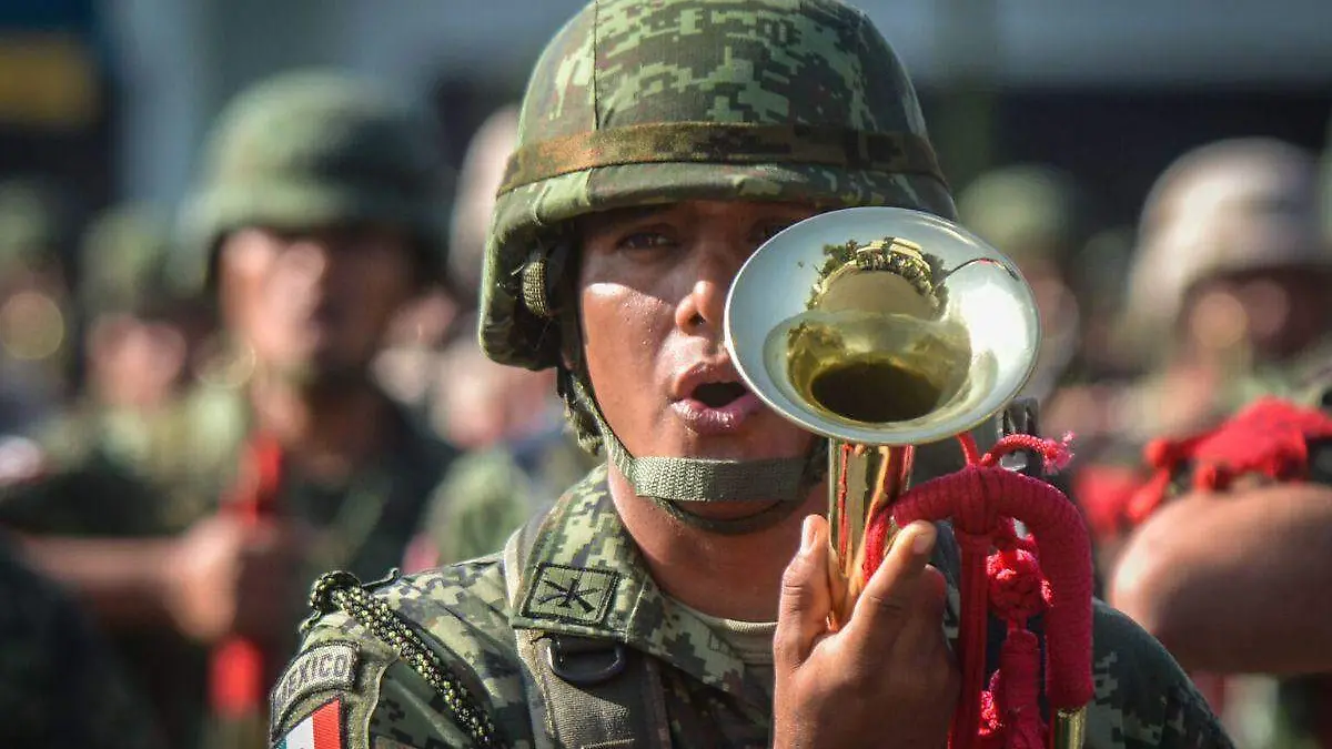 Guardia Nacional pide 55 mdp extra de presupuesto para bandas de guerra y musical 