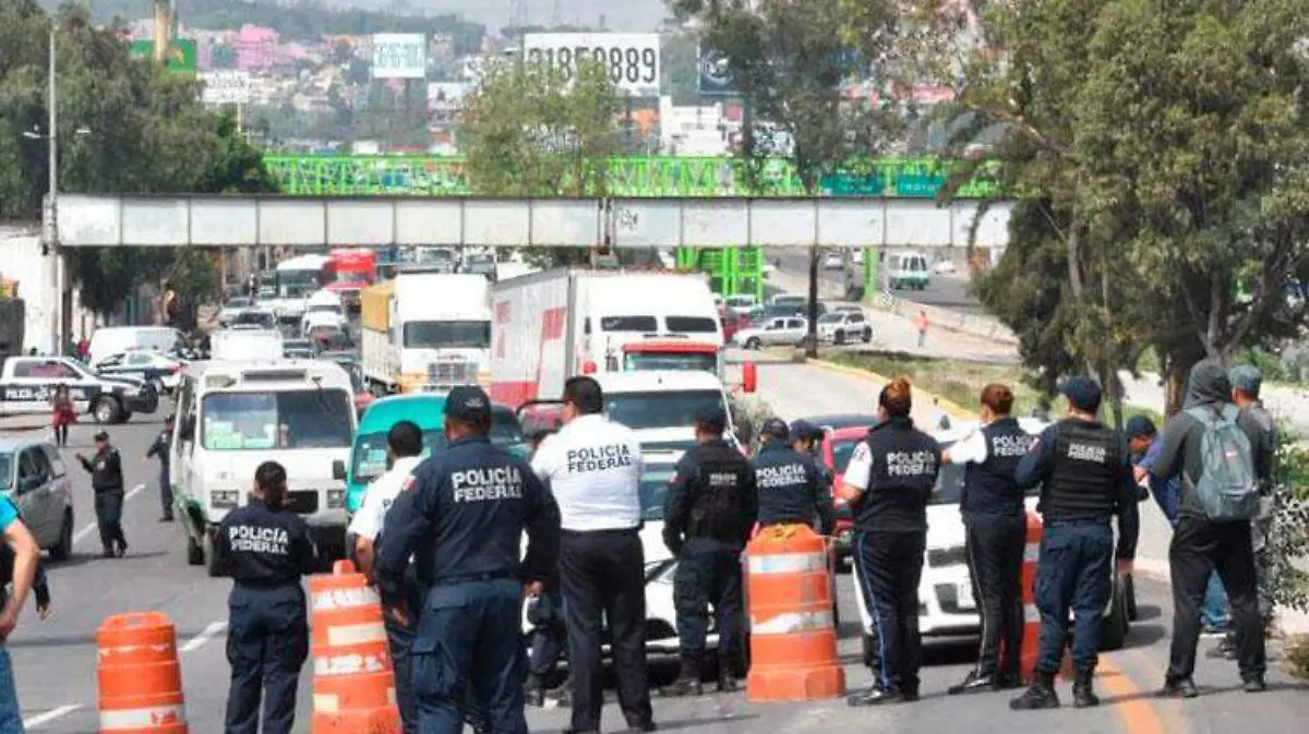 bloqueo-policias-federales_mexico-pachuca