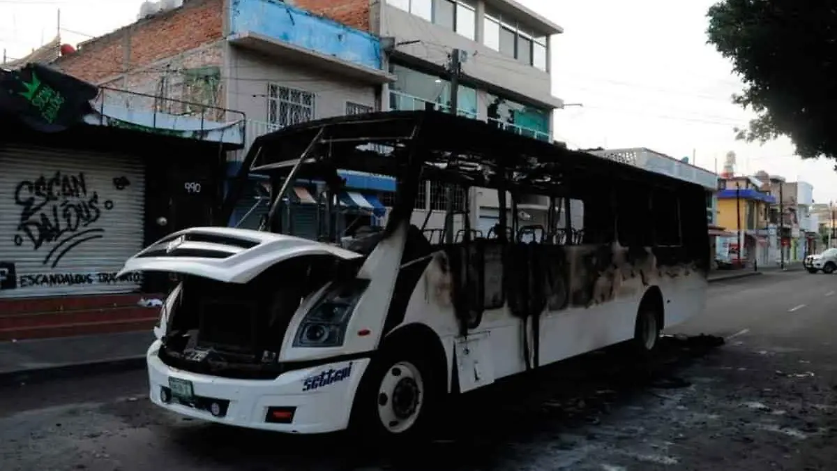 Camiones-de-transporte-quemados-en-Guanajuato