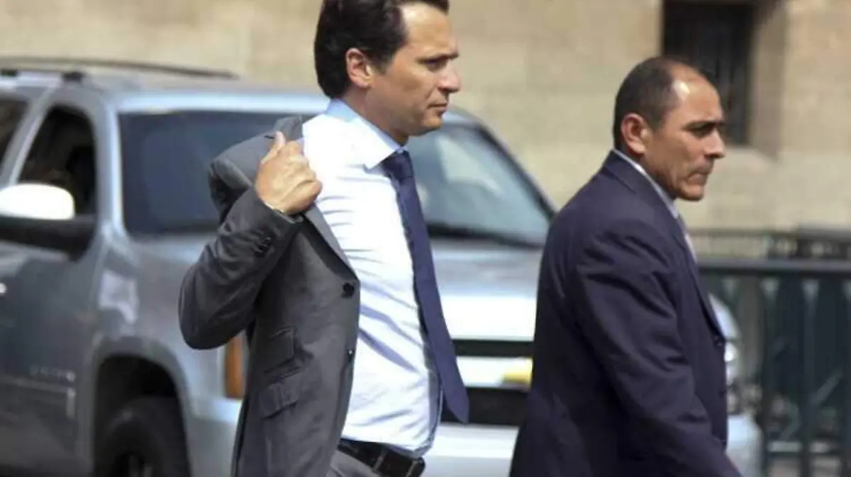 captan a Emilio Lozoya en lujoso restaurante 