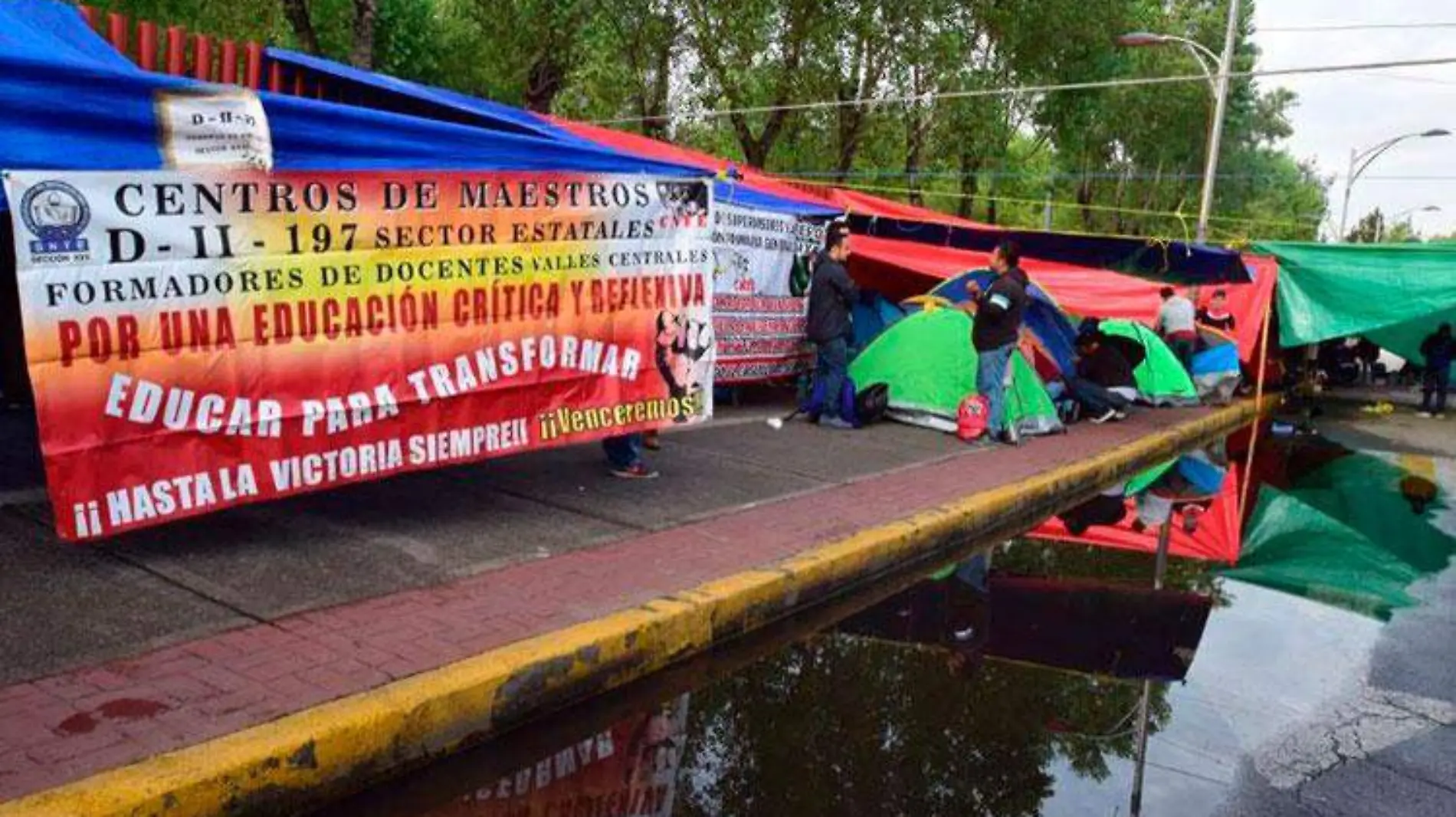 CNTE_bloqueo-Camara-diputados