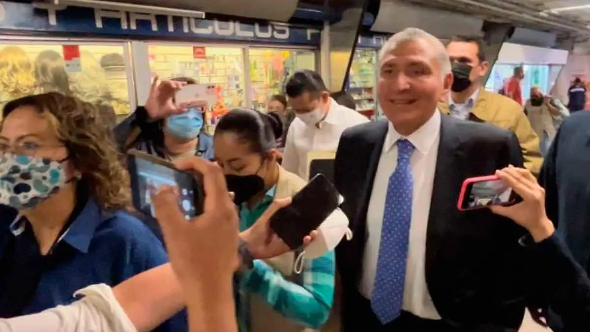 Secretario-Adan-Augusto-va-en-Metro-a-la-SCJN