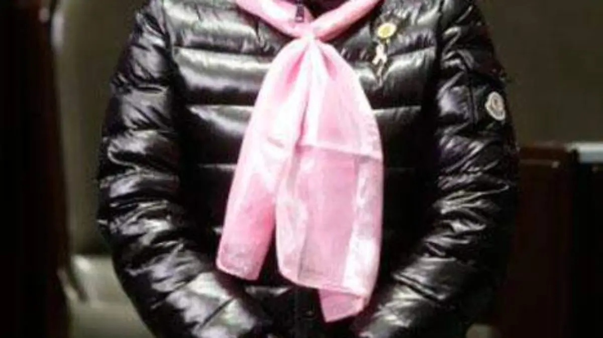 Diputada-Monica-Bautista_chamarra-moncler2